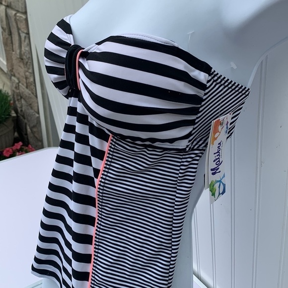NWT MALIBU DREAMGIRL BLACK  WHITE STRIPED PINK DETAIL HALTER TOP SWIMSUIT MEDIUM - Picture 4 of 8